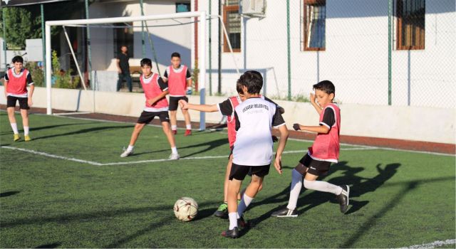 Yaz Spor Okulları Sona Erdi: 800 Çocuk Sporla Dolu Bir Yaz Geçirdi