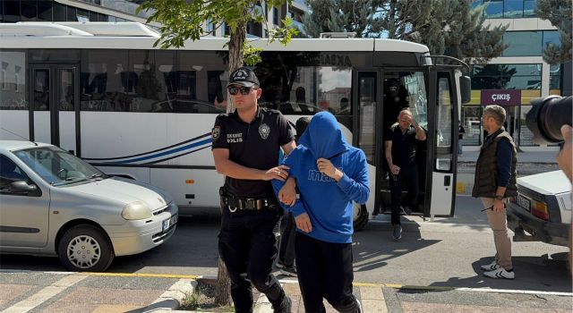 Aksaray’da İnternet Üzerinden Dolandırıcılık Yapan Çete Çökertildi