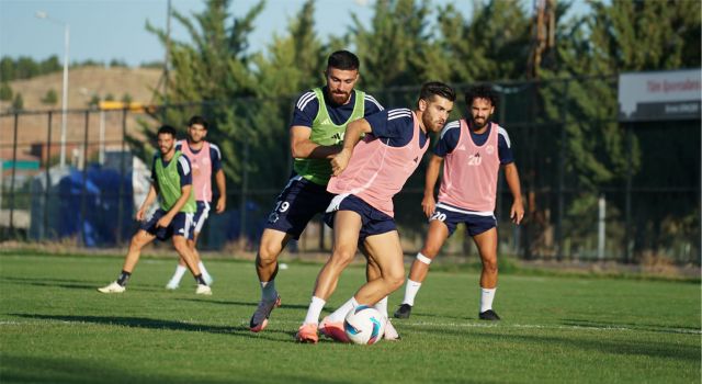 Siyah Beyazlı Ekip, Galibiyet Serisi İçin Çalışıyor 