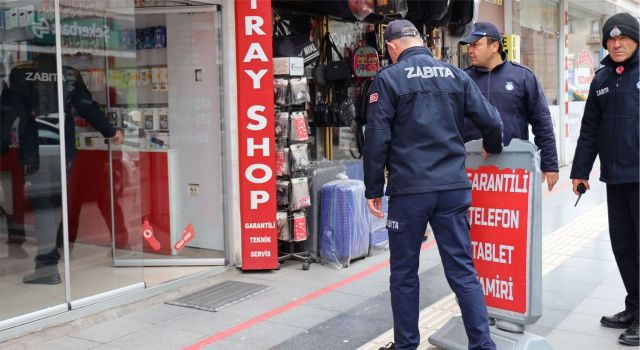 Kaldırımı İşgal Eden Esnaflar Denetlendi