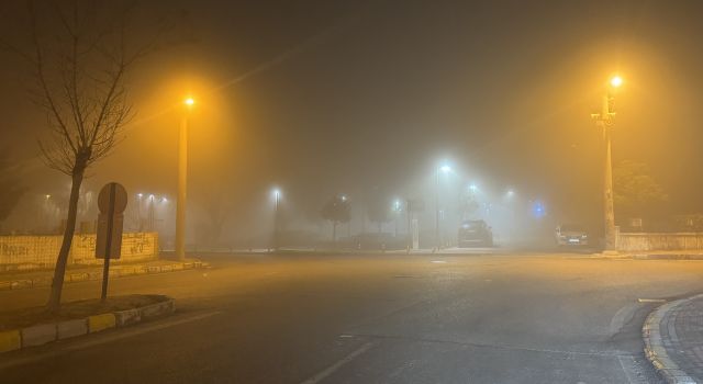 Aksaray’da Yoğun Sis Hayatı Olumsuz Etkiledi