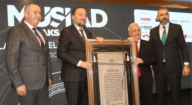 MÜSİAD Başkanlığında Bayrak Değişimi