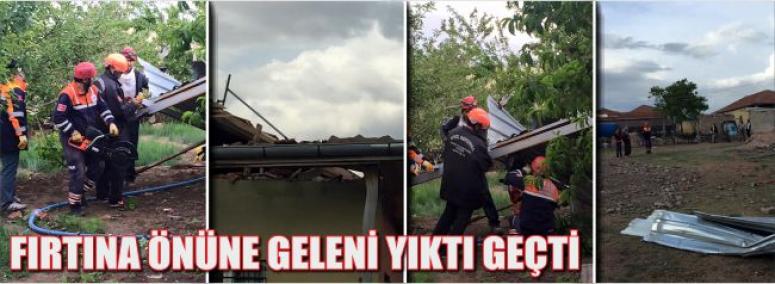 Fırtına Önüne Geleni Yıktı Geçti