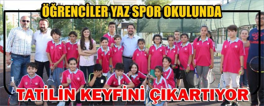 Öğrenciler Yaz Spor Okulunda Tatilin Keyfini Çıkartıyor