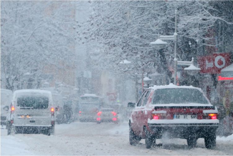 Yoğun Kar Yağışı, Okullar Tatil Edildi