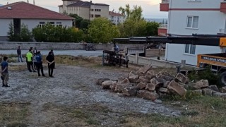 Kadın sürücünün kullandığı traktör şarampole devrildi: 1 yaralı