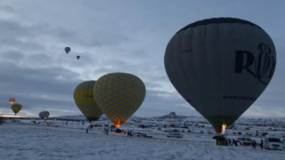 Kapadokya'da Balon Turlarına Kar Engeli