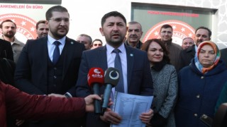 İYİ Parti İl Başkanı Cumali Asal Mazbatasını Aldı