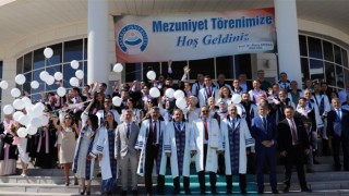 36 Genç Hekim Mezuniyet Sevinci Yaşadı