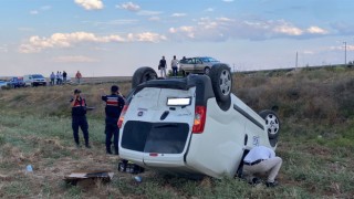 Arkadan Çarpan Araç, Ticari Aracı Boş Tarlaya Savurdu