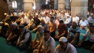 Ulu Camii’de Şehitler İçin Dua Edildi