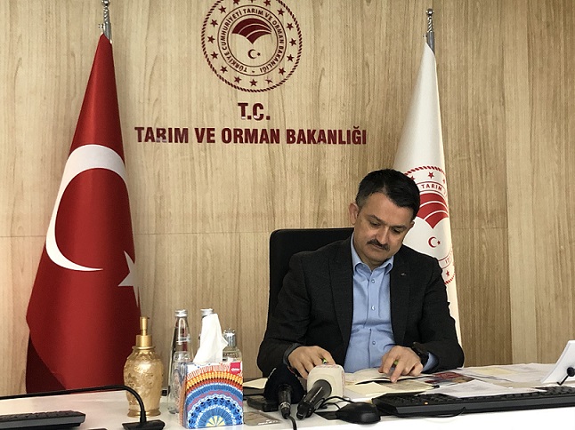 Bakan Pakdemirli'den Çiftçiye "Üretime Devam Edin" Çağrısı