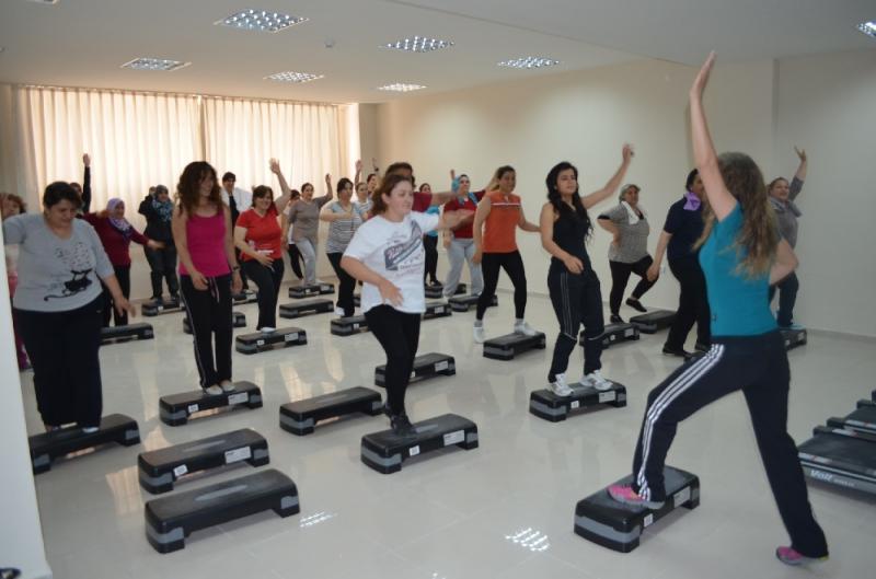 Hareketsiz Yaşam Spor Salonlarının Yıldızını Parlatıyor