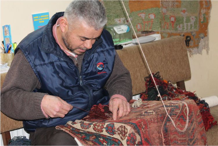 “Tarihimizde Bu Halıların Ayrı Bir Yeri Vardır”