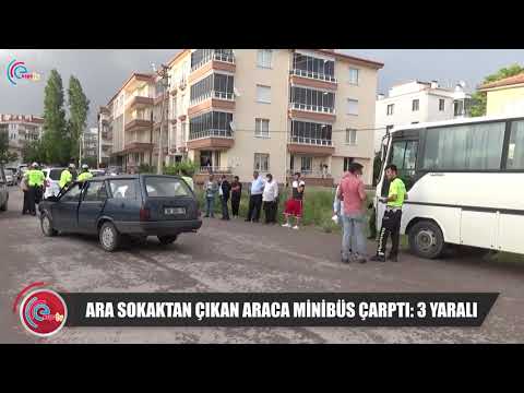 ARA SOKAKTAN ÇIKAN ARACA MİNİBÜS ÇARPTI: 3 YARALI